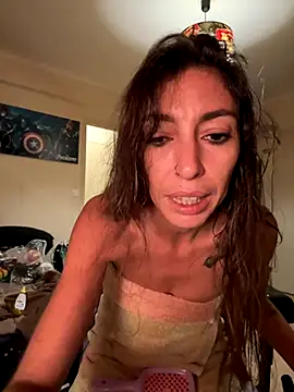 amanilouve online show from October 2025 07:26:02 PM