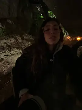 amanilouve online show from April 2026 10:10:02 PM