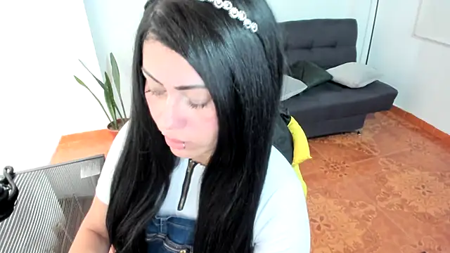 Tania mature online show from October 2025 05:46:01 PM