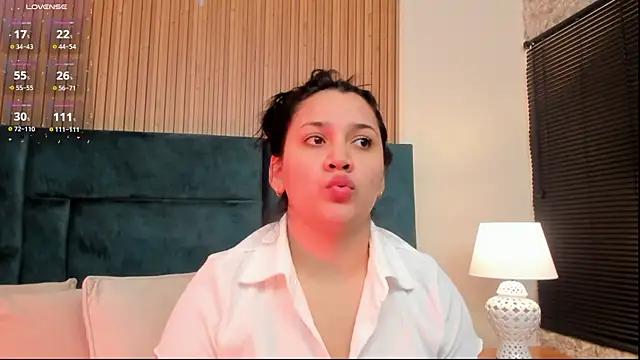 Snapshot of Kareena_chopra chatting on July 2026 12:45:02 PM Kareena chopra online show from July 2026 12:45:02 PM