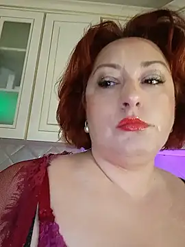 Snapshot of mom4you chatting on June 2026 08:08:01 AM mom4you online show from June 2026 08:08:01 AM