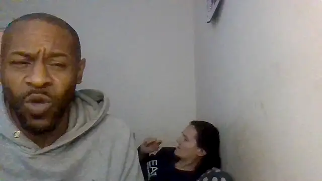 CuzzyB69 online show from November 2025 01:12:02 PM