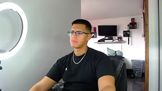  John Boy  online show from April 2026 07:33:02 PM