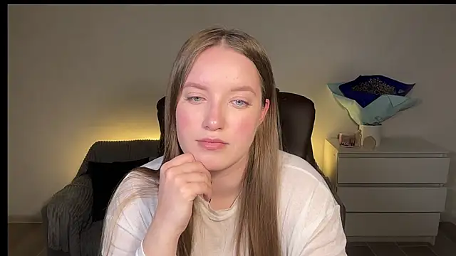 EvaMaddison online show from March 2026 04:57:01 PM