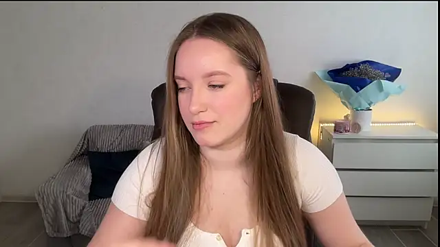 Snapshot of EvaMaddison chatting on April 2026 05:55:01 AM EvaMaddison online show from April 2026 05:55:01 AM