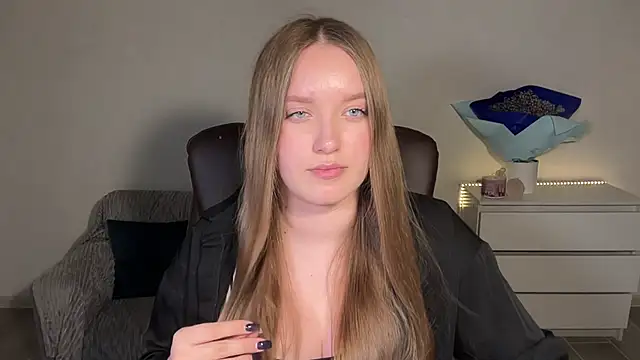 Snapshot of EvaMaddison chatting on May 2026 08:26:02 PM EvaMaddison online show from May 2026 08:26:02 PM