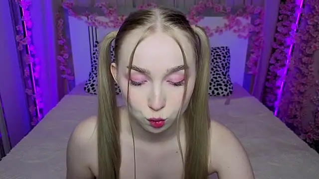 LilyStarlight online show from May 2026 04:50:02 AM