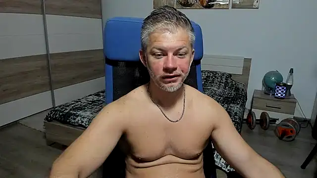 Snapshot of RobbyShawz chatting on July 2026 04:42:01 AM RobbyShawz online show from July 2026 04:42:01 AM