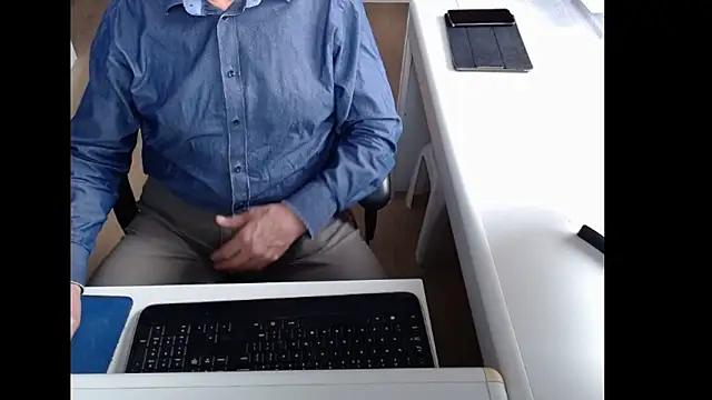 dutchpornking online show from March 2026 07:52:02 AM