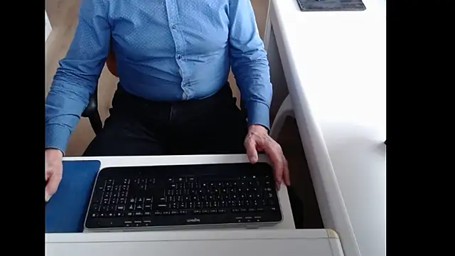 dutchpornking online show from April 2026 07:05:01 AM