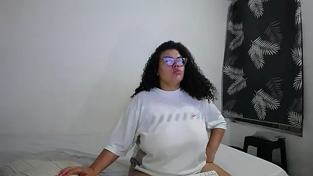 mabigomez00 online show from April 2026 09:37:01 AM