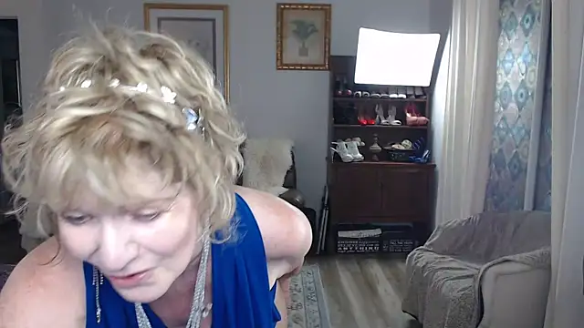 Snapshot of SindeeDix chatting on September 2025 02:52:01 PM SindeeDix online show from September 2025 02:52:01 PM