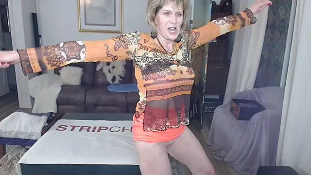 Snapshot of SindeeDix chatting on January 2026 03:28:01 PM SindeeDix online show from January 2026 03:28:01 PM