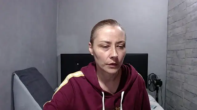 Snapshot of cataanderson_ chatting on April 2026 10:48:01 AM cataanderson online show from April 2026 10:48:01 AM