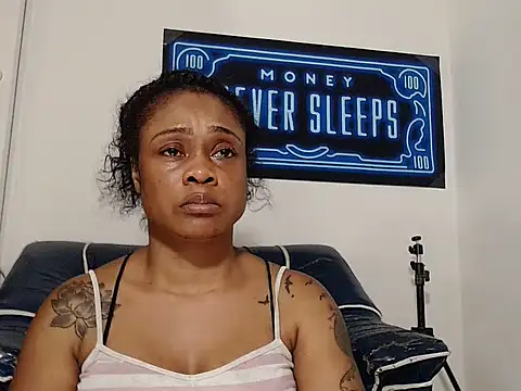 alexiaao9 online show from April 2026 04:28:01 AM