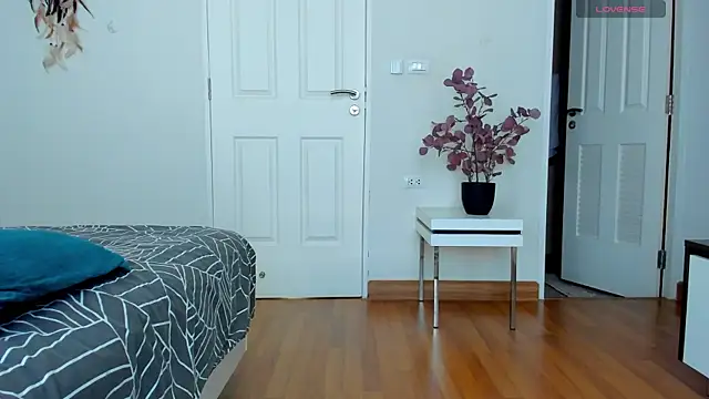 BritneyHall online show from December 2024 05:43:01 AM