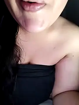 Annerae online show from April 2026 03:33:02 PM