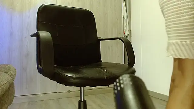 Meghan stonne  online show from April 2026 12:23:01 AM