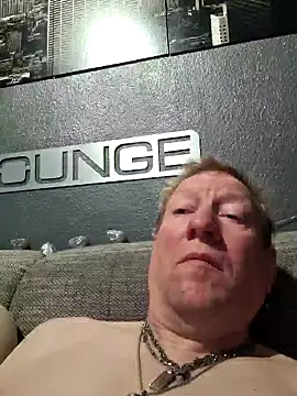 tomtom111111 online show from March 2026 10:13:02 PM