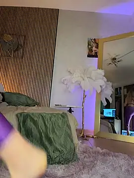 KikiVega online show from April 2026 12:31:01 PM