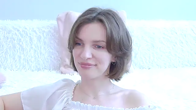 Snapshot of Beauty_Alex chatting on May 2026 04:07:02 AM Beauty Alex online show from May 2026 04:07:02 AM