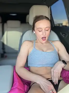 lunagirl13 online show from December 2025 07:00:01 PM