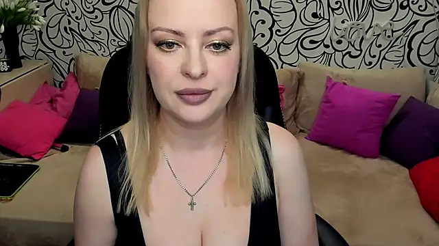 Hotdreamhere online show from May 2026 03:22:02 AM
