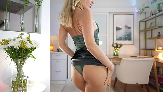 IamRealSugar online show from October 2025 02:15:01 PM