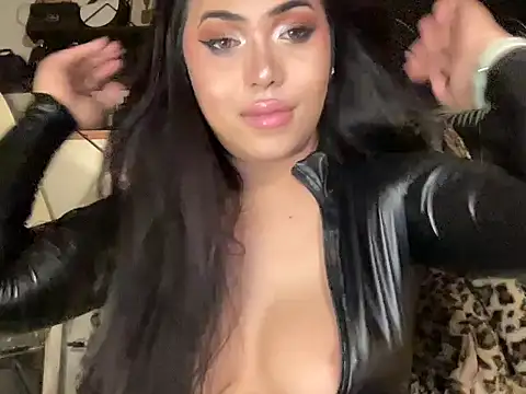 BigDominaMia online show from April 2026 04:36:02 PM