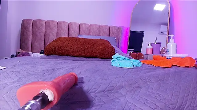  linda milk  online show from March 2026 05:10:02 AM