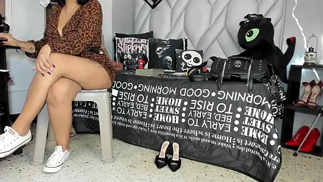 Snapshot of MirandaHaguen chatting on June 2026 09:19:02 PM MirandaHaguen online show from June 2026 09:19:02 PM