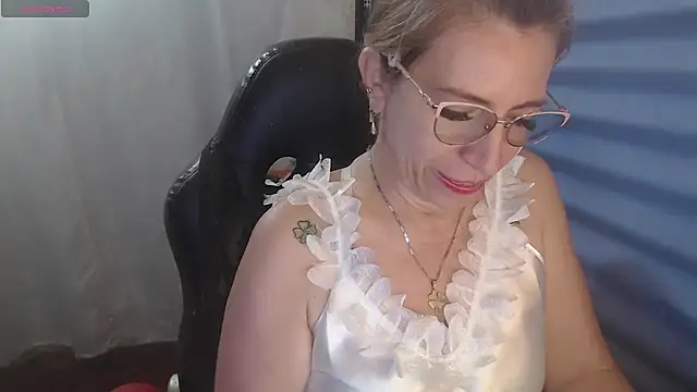 Snapshot of Chayla_Ruiz chatting on May 2026 12:55:02 PM Chayla Ruiz online show from May 2026 12:55:02 PM