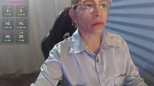 Snapshot of Chayla_Ruiz chatting on May 2026 10:43:01 AM Chayla Ruiz online show from May 2026 10:43:01 AM