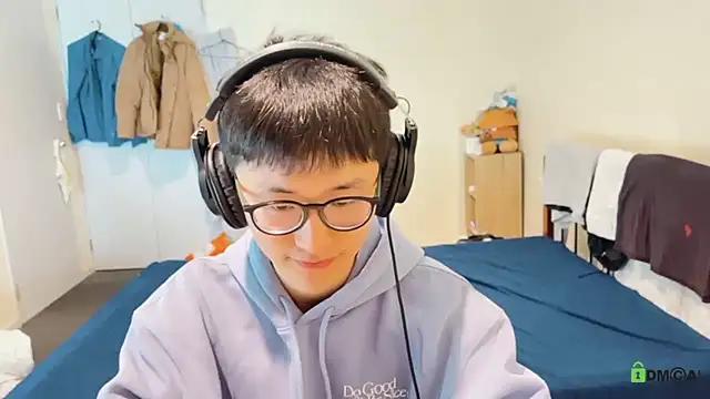 romeoisme   online show from December 2024 10:28:02 PM