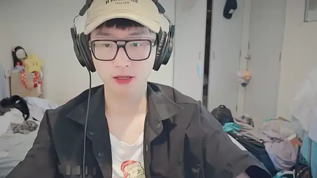 romeoisme   online show from January 2025 02:10:02 PM