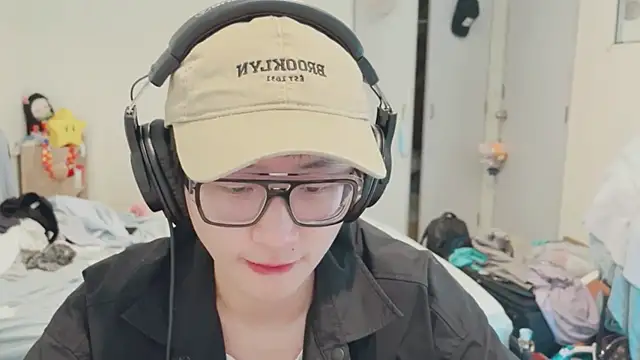 romeoisme   online show from January 2025 01:00:02 AM