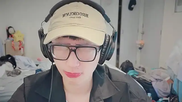 romeoisme   online show from March 2025 07:24:02 PM