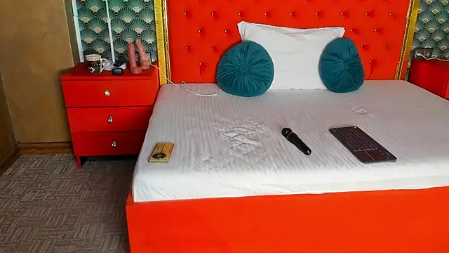 VallerieJones online show from October 2025 07:43:01 PM