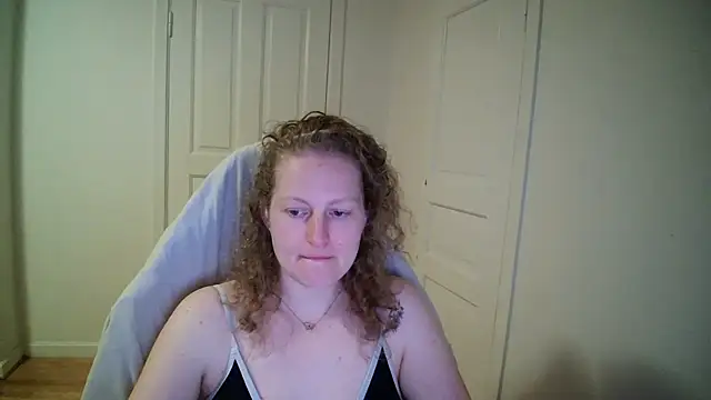 Girlnina-1995 online show from April 2026 07:25:02 PM