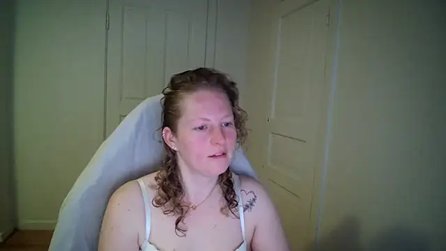 Girlnina-1995 online show from April 2026 05:54:02 AM