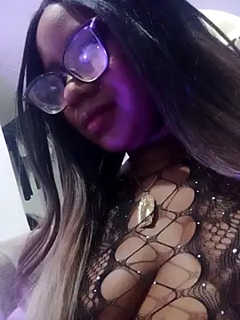 EmilyyRosee  online show from April 2026 05:03:02 AM