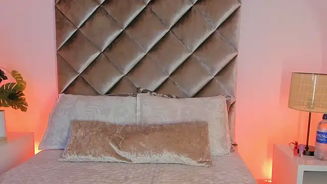 malaia hills online show from March 2026 07:02:02 PM