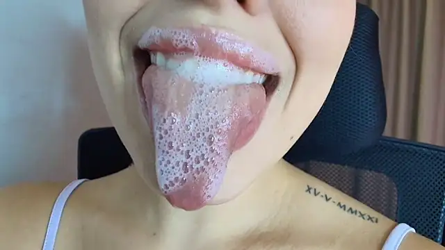 lisbet21x online show from April 2026 09:59:02 PM