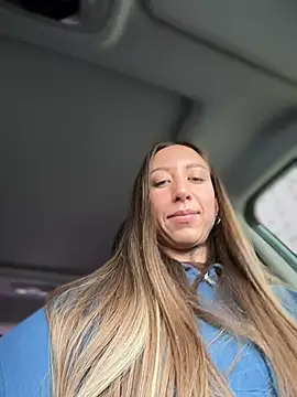 EvaCatt online show from April 2026 03:06:01 AM