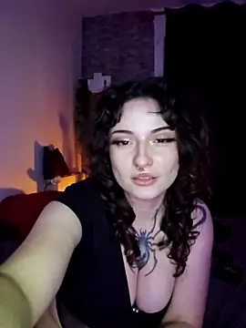 Moxxxie online show from November 2025 05:24:01 PM