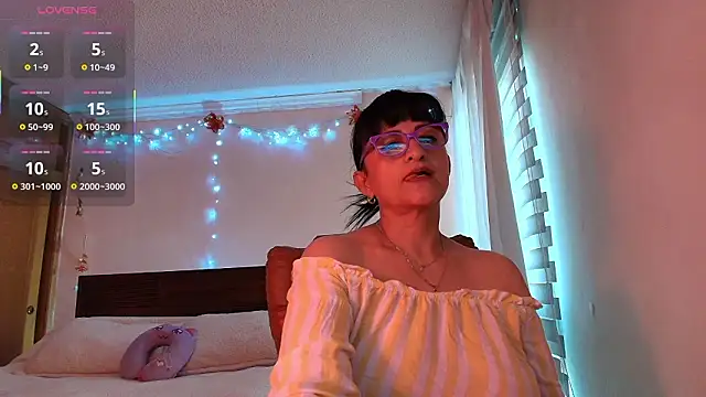 ISABEEL SOFIA01 online show from February 2026 02:39:01 PM