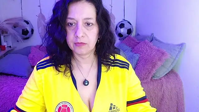 camilalatti online show from June 2026 12:35:01 AM