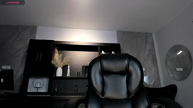 NickyLawson online show from April 2026 04:04:01 AM