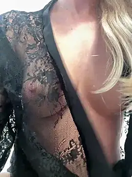 CutieEmy online show from April 2026 02:33:01 PM