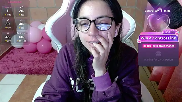 Snapshot of Maggie_Fox3 chatting on June 2026 01:08:01 AM Maggie Fox3 online show from June 2026 01:08:01 AM